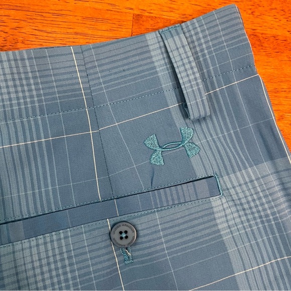 Under Armour Men's Blue Checkered Shorts size 36 - Picture 7 of 7